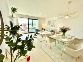 Magnificient 3 Bedroom Apartment by the Beach